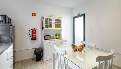 Santa Rita Greenhouse Villas - Photo 4, stove, toaster, minibar