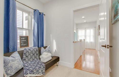 Vibrant Trendy Two Bedroom Home Near Marathon Village - Foto 25