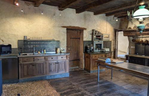 Prieuré du XVème restauré, jardin clos de 2000 m², piscine, cheminée, WiFi fibre, proche église - FR-1-653-219 - Foto 20