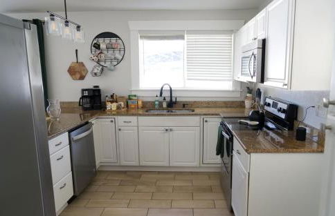 Cozy bungalow with Luxe Yard, Firepit, Pergola Area - Foto 10