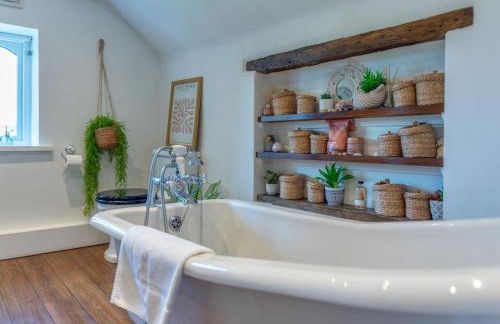 Charming 17th Cent Secluded Country Cottage Garden - Pass the Keys - Photo 12