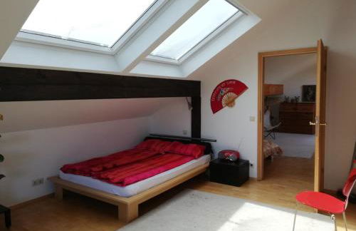 Großzügige und kunstvolle Dachgeschosswohnung - Foto 5