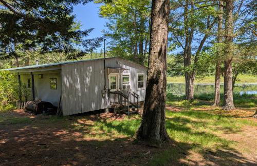 Pet-friendly, secluded, and peaceful pondside home near to Keene and Rindge NH - Foto 12