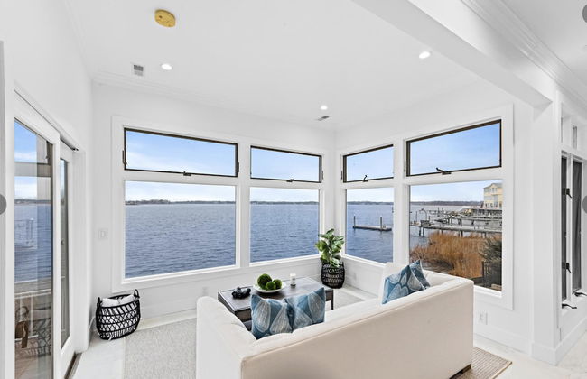 Monmouth Beach 4BR Villa on the Water - Foto 17