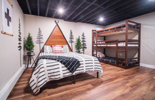 2 Houses, 22+Guests, 2 Hot Tubs, Renovated, Events Welcome! - Foto 16