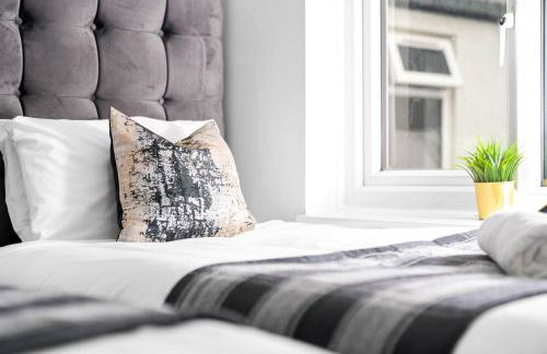 Stylish Five Bedroom House - Parking - Terrace - Fast Wi-Fi 974P - Foto 55