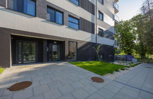 Stylish Apartment by the Lake with Balcony in Zegrze by Noclegi Renters - Foto 30