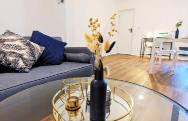 3-Bed, Sleeps 6, 1 Bath, Parking, WiFi - Photo 9