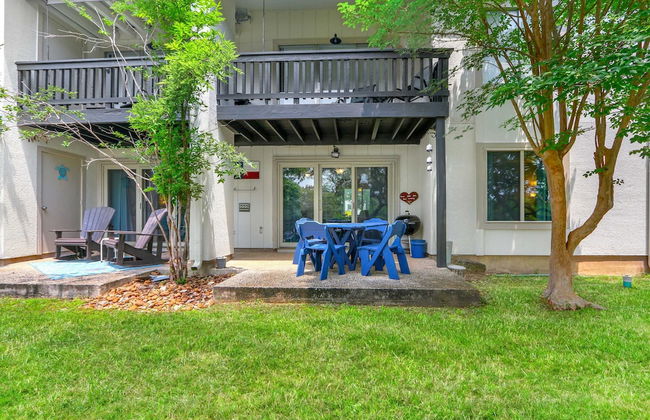 Charming Lakeside Condo - Moments to Lake Fun - Foto 25