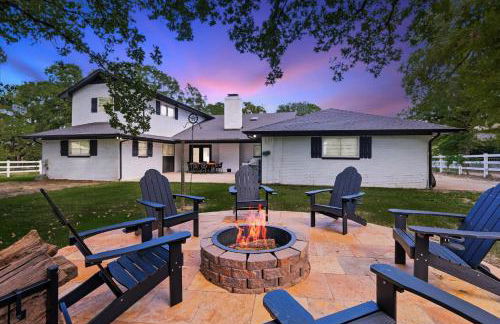 5BD Modern Farmhouse Retreat Sleeps 12 - Photo 2