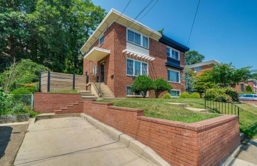 Arlington Townhome with Furnished Patio! - Photo 26