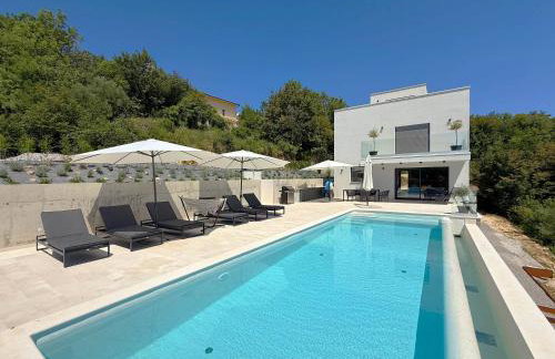 Villa Ena in a peaceful location with a sea view - Foto 2