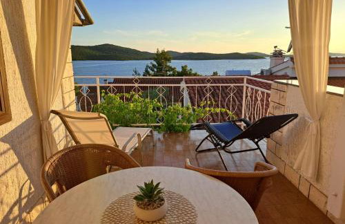 Apartments Ana Žaborić, 50 m od šljunčane plaže - Foto 16