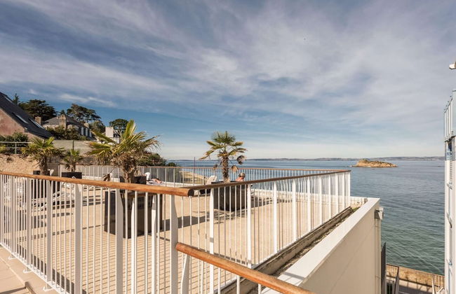 Seafront Apartment Near a Beach - Foto 11