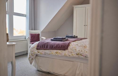 Large character home, hot tub, beach 5 min walk - Foto 14