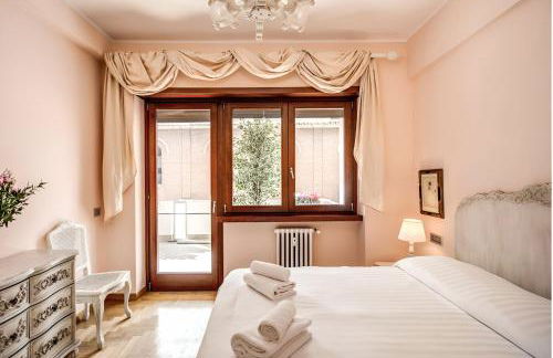 La Dolce Vita Of Via Veneto - Prestigious Apartment With Wonderful Terrace In the Historic Center - Foto 12