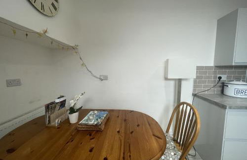 Restful Harbourside Apartment with Garden - Foto 11