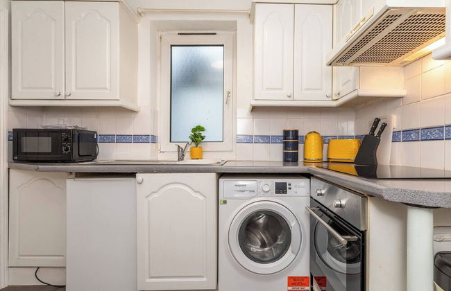 Sleek City Getaway - Walkable & Free Parking - Foto 10