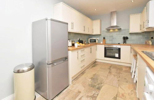 Somerville House by YourStays - 4 Bedroom House in Crewe - Photo 15