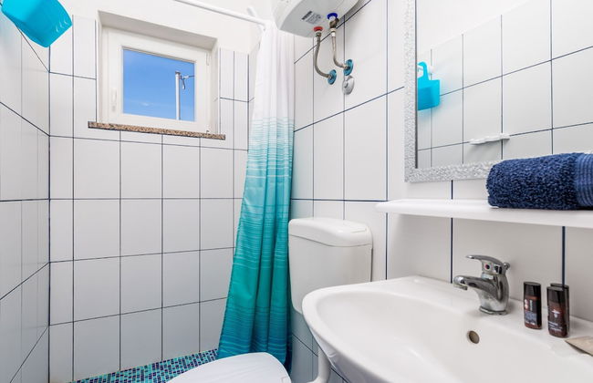 Sunny Beachfront Jablanac Apartments - Foto 20