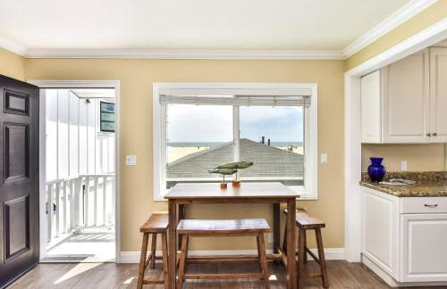 Oceanfront Back Home with View of the Sea - Photo 8