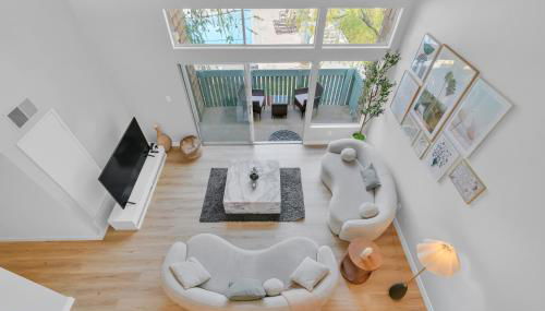 High Ceilings 3BR with Loft-2 Baths Pool & Jacuzzi - Foto 2