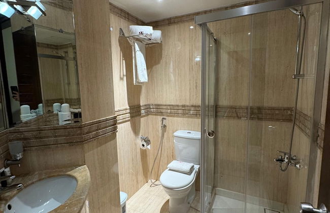 NY Suites Hotel - Photo 57