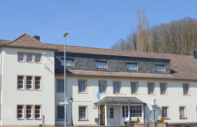 Grosse Gruppenunterkunft im Nationalpark Eifel mit Bar und Terrasse - Photo 1