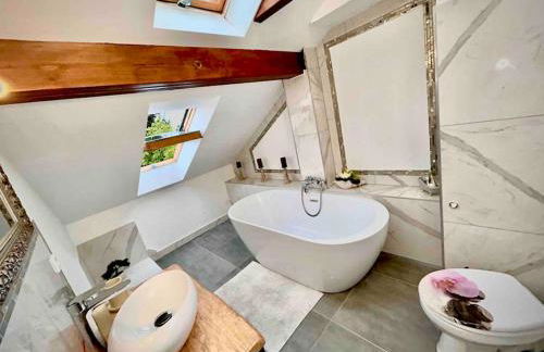 Sonnige Dachgeschoss-Oase! - Foto 1