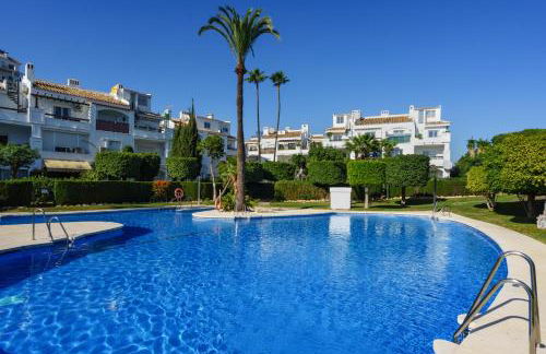 Two bedroom, two bathroom, balcony, pool area, view - Photo 44