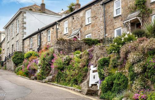 Abbey Cottage, Close to Mousehole Harbour - Photo 3