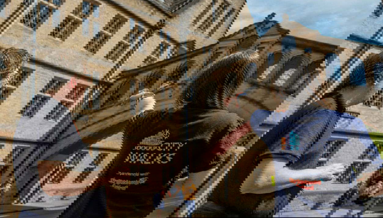 Di fronte al Ponte dei Sospiri