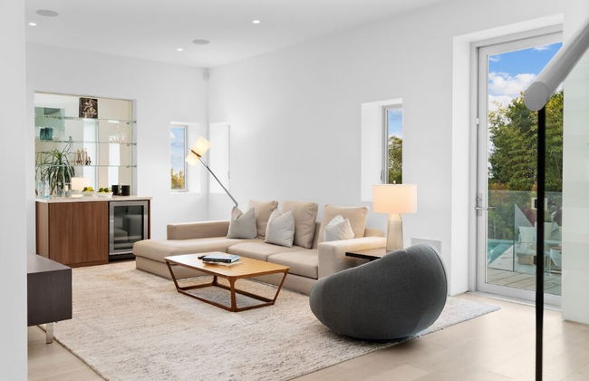 Beverly Grove - Photo 10