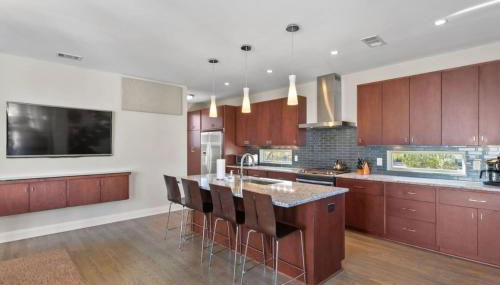 Downtown w Rooftop Deck 4 Bedrooms 3 Baths - Foto 4, stove, dishwasher