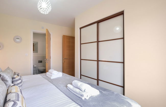 London Heathrow Living Holywell Serviced Houses - Photo 57