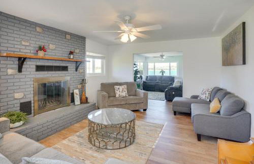 Waterfront Getaway on Lake Elsinore with Swim Spa - Foto 5