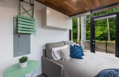 Modern Riverside Cabin w Hot Tub Fire Pit Kayaks - Foto 11