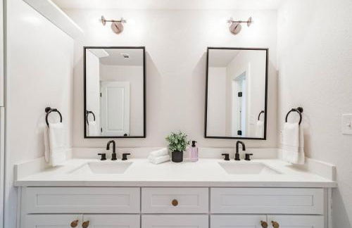 Rena Home Sleeps 8 Yard King Ensuite - Foto 3