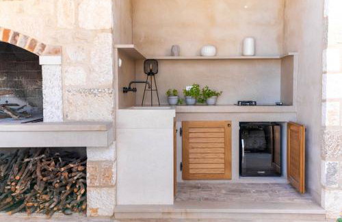 Villa Ani! Traditional and luxurious 4-bedroom villa with heated pool and sea views - Foto 35