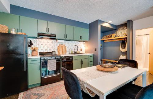 Ski-In/Ski-Out Magic Mountain Condo w/ Deck! - Foto 6