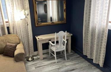 Entire level just off Interstate, free breakfast - Foto 9