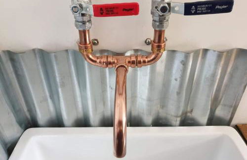 The Bothy near Tenby, Big Projector Screen, Four-poster bed, on-site HOT TUB access via Spa Pack - Photo 30