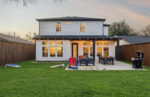 The Longhorn Luxe with Game Room and Fire pit and Karaoke - Foto 23