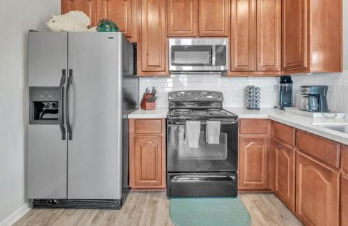 Steps to beach Golf Cart About Time Beach Retreat - Foto 9