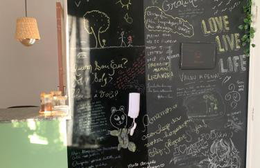 Ar, rede, lareira, cinema e cozinha no Candeias - Foto 24