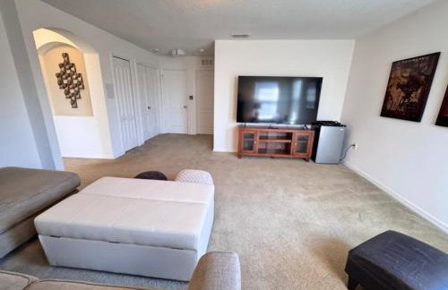 4BR Family Pool Home Minutes from Disney - Foto 26