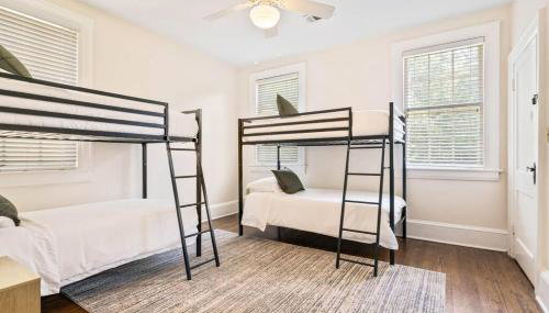 The Montgomery Manor - 5 Bedroom 4 Bath with Pool and Garage - Foto 4