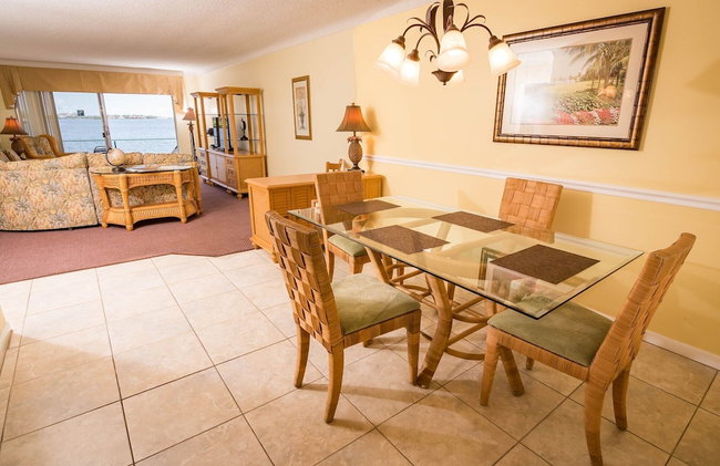 Palm Beach Waterfront Suites - Photo 69