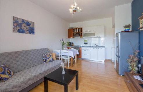 Gorgeous Apartment In Umag With Wifi - Photo 4