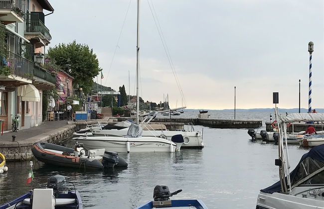 Modern Apartment With Large Terrace Malcesine - Photo 12